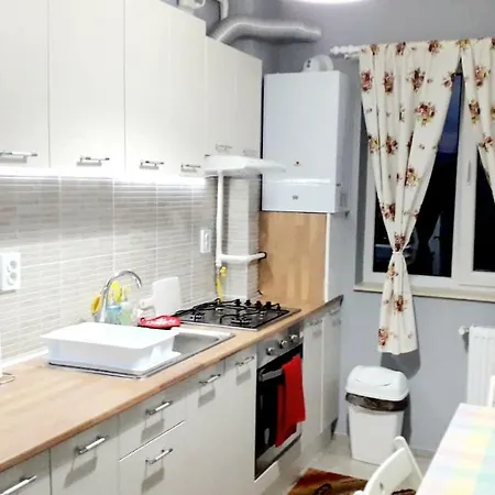 Ultra Central - Stunning Two Bedroom *